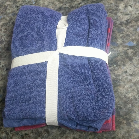 NWT PI DAY 😃 two kitchen pie themed towels - Picture 4 of 6